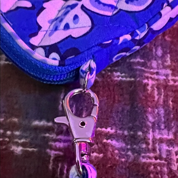 Vera Bradley Blue and White Patterned Wristlet - Picture 5 of 9